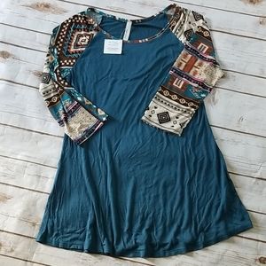 Womens baseball style tee. Sz Medium. NWT